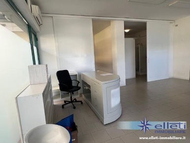 Foto Locale commerciale a Massa Bondano - Partaccia di 62 m² con 3 locali