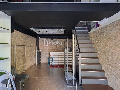 Foto Locale commerciale a Carrara Marina di Carrara di 50 m² con 1 locali