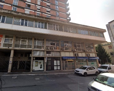 Foto Negozio a Massa Centro di 916 m² con 1 locali in vendita