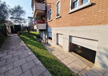 Foto Magazzino a Bollate Cascina del Sole, Cassina Nuova di 115 m²