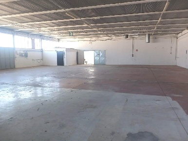 Foto Capannone industriale a Casciana Terme Lari di 900 m² con 2 locali