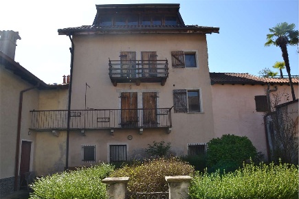Foto Appartamento in Via per Cossogno, Verbania di 165 m² con 4 locali