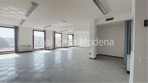 Foto Ufficio in Via Marianini, Modena San Cataldo di 110 m² con 1 locali
