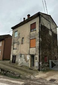 Foto Casa indipendente in Contrada Selva, Montebello Vicentino Centro
