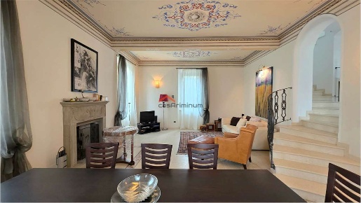 Foto Villa unifamiliare in viale boito, Rimini Viserba di 380 m² in vendita