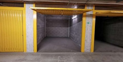 Foto Box in Via Carlo Imbonati, Milano Dergano di 40 m² con 2 locali
