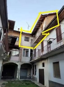 Foto Appartamento in Via Zini, Tradate Centro di 131 m² con 5 locali