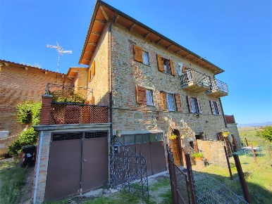 Foto Rustico a Città della Pieve di 210 m² con 7 locali in vendita