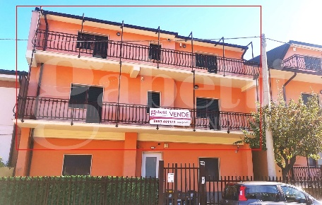 Foto Appartamento in Via LAGO DI ALBANO 29, Avezzano Centro di 180 m²