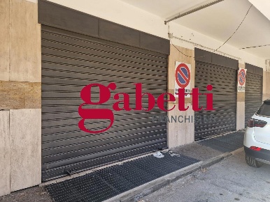 Foto Magazzino in Via Perugia 49, San Nicola la Strada di 273 m² in vendita