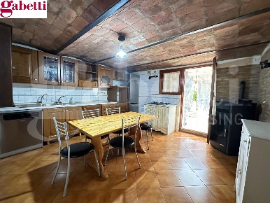 Foto Appartamento a Monteroni d'Arbia di 164 m² con 7 locali in vendita