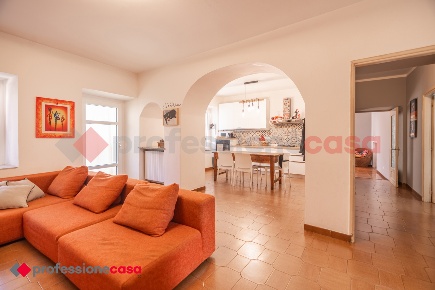 Foto Appartamento in nazionale, Porte di 120 m² con 5 locali in vendita