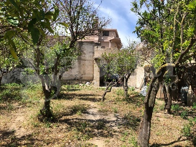 Foto Terreno residenziale a Assemini Centro di 770 m² in vendita