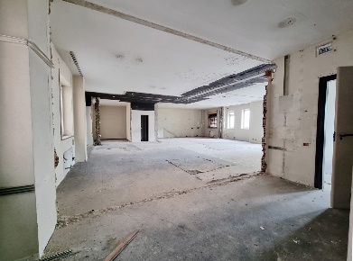 Foto Negozio in Corso Pietro Giannone 64, Caserta Corso Trieste di 500 m²