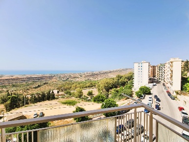 Foto Appartamento in Via Dante 176, Agrigento di 151 m² con 4 locali