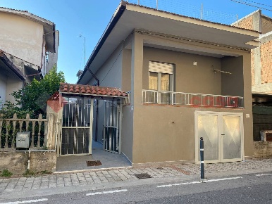 Foto Casa indipendente in Via Manzoni snc, Siano di 90 m² con 3 locali