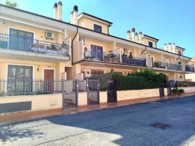 Foto Appartamento in via garibaldi, Guidonia Montecelio di 120 m²