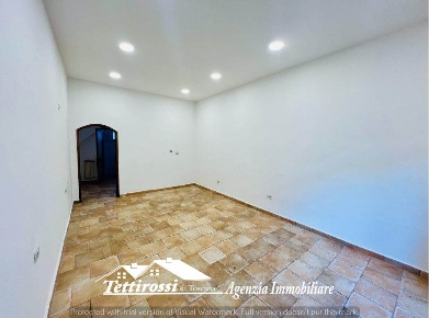 Foto Negozio in Via Vittorio Emanuele 46R, Firenze di 30 m² con 2 locali