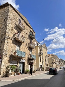 Foto Appartamento in CORSO GIULIO SARTORI, Lercara Friddi di 149 m²