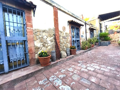 Foto Casa indipendente in Via Etnea 342, Mascalucia Centro di 200 m²