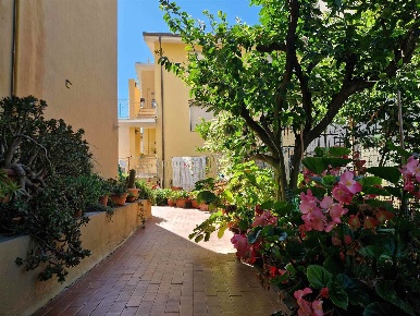 Foto Appartamento in Via Galluppi, Cecina Cecina Centro di 90 m² in vendita