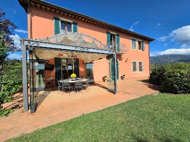 Foto Villa unifamiliare in via Morianese, Lucca La Maulina - Morianese
