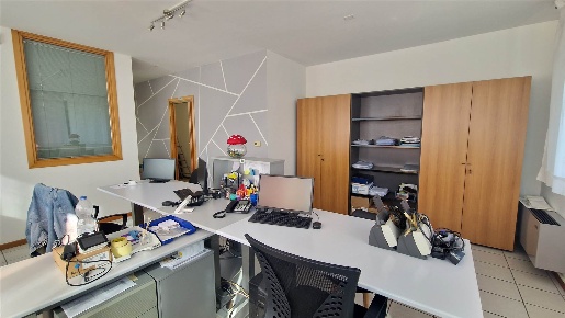 Foto Ufficio in via principe amedeo, Este Semicentro di 75 m² in affitto