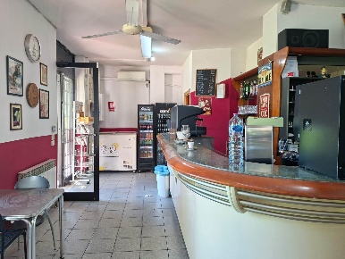 Foto Attività commerciale a Scandicci Via Pisana di 130 m² con 3 locali