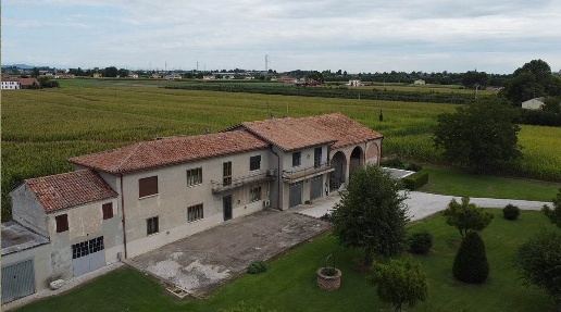 Foto Rustico a Boara Pisani Centro di 530 m² con 14 locali in vendita