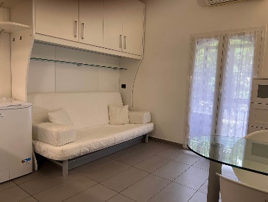 Foto Appartamento in viale Montenero 29, Milano di 24 m² con 1 locali