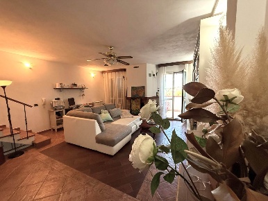 Foto Casa indipendente a Collesalvetti di 97 m² con 4 locali in vendita