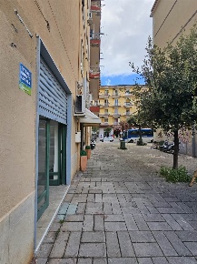 Foto Negozio a Salerno Torrione di 27 m² in affitto