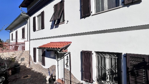 Foto Appartamento a Collesalvetti Stagno di 154 m² con 3 locali in vendita