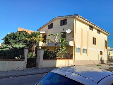 Foto Appartamento in via Turati 2, Assemini Centro di 446 m² con 29 locali