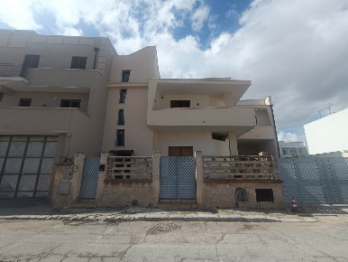 Foto Attività commerciale in Via Cuneo, Mesagne di 147 m² con 2 locali