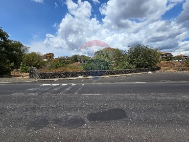 Foto Terreno residenziale in via giovanni paolo II, Belpasso di 800 m²