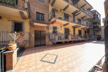 Foto Appartamento in Via Antonino Tripoli, Belpasso Piano Tavola di 86 m²