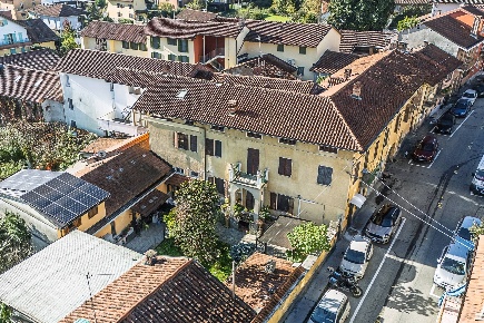 Foto Appartamento in Corso Italia, Gassino Torinese di 340 m² con 7 locali