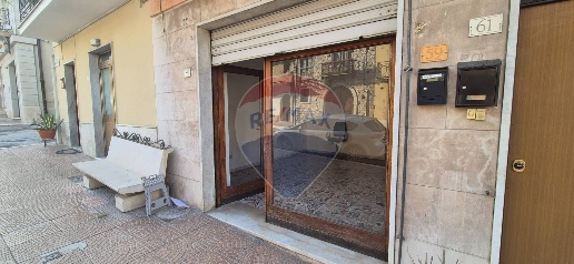 Foto Locale commerciale a Grottaminarda Centro di 27 m² con 1 locali