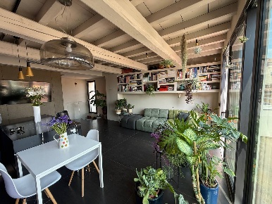 Foto Casa indipendente a Mantova Centro di 269 m² con 6 locali in vendita