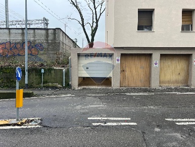 Foto Box in Via Reggio, Parma Pablo - Prati Bocchi di 155 m² con 2 locali