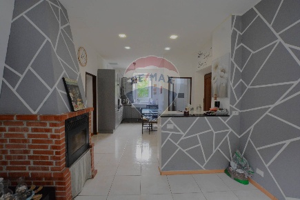 Foto Appartamento in via Nazionale Piemonte, Savona di 85 m² con 3 locali