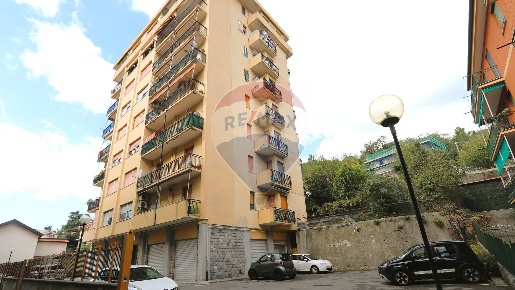 Foto Appartamento in via Bernardini, Genova Molassana di 82 m² con 4 locali