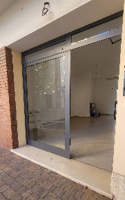 Foto Locale commerciale in via dellaRepubblica, Cascina Semicentro di 40 m²