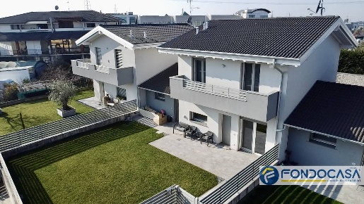 Foto Villa singola a Palazzolo sull'Oglio Centro di 152 m² con 5 locali