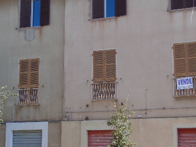 Foto Appartamento in via Gramsci, Carbonia Centro di 170 m² con 9 locali