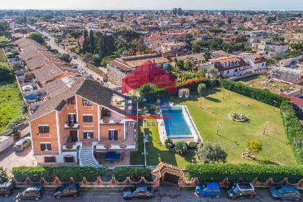 Foto Villa unifamiliare in Via Monreale, Ardea Nuova Florida di 400 m²