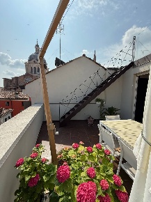 Foto Appartamento a Mantova Centro di 187 m² con 4 locali in vendita