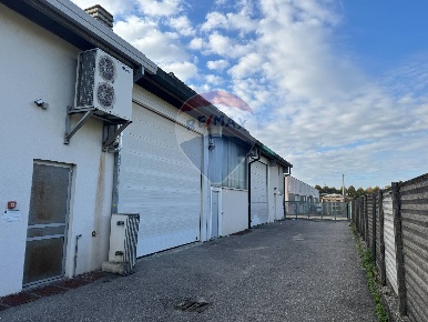 Foto Capannone industriale in via Achille Grandi, Cantù Sant'Antonio