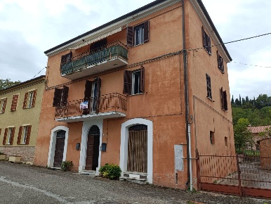 Foto Appartamento in fraz. melano, Fabriano Melano di 100 m² con 4 locali